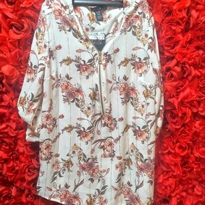 UK2LA NWT Women's Large Blouse with Zip up front - Floral Design